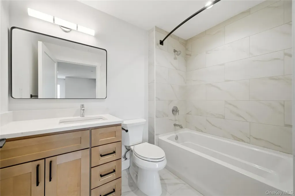 180 Deer Park Avenue Babylon NY 11702