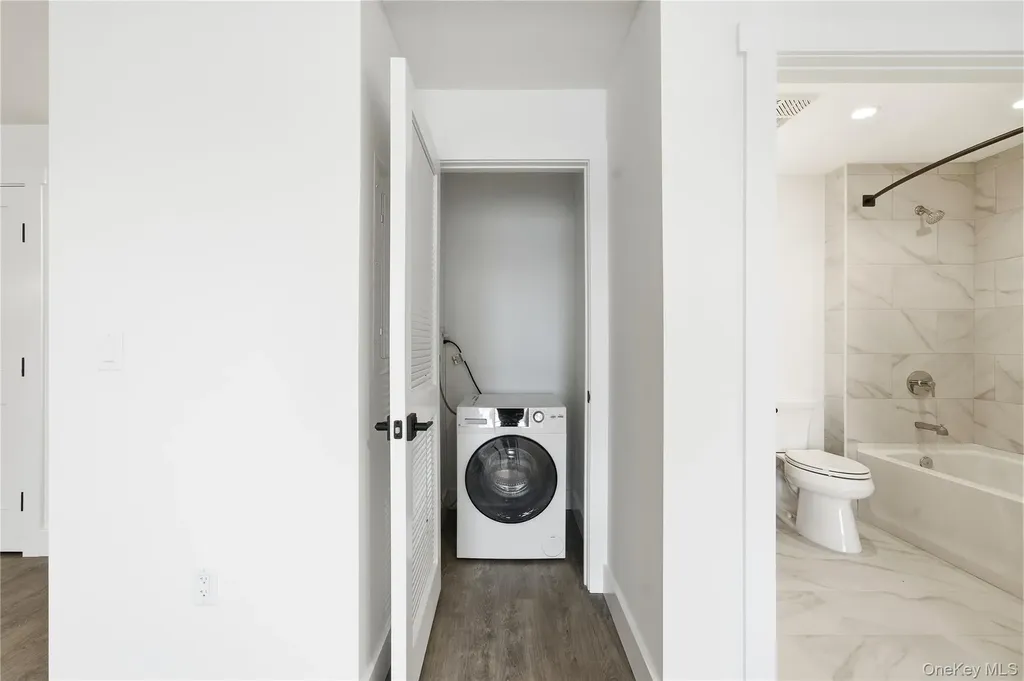 180 Deer Park Avenue Babylon NY 11702