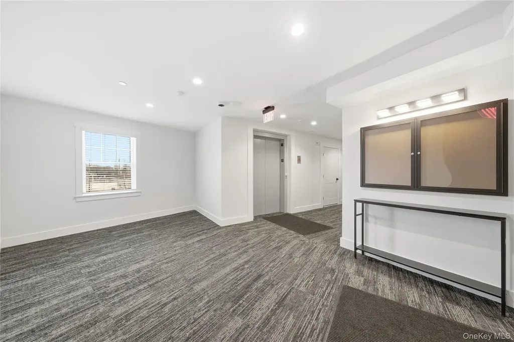 180 Deer Park Avenue Babylon NY 11702