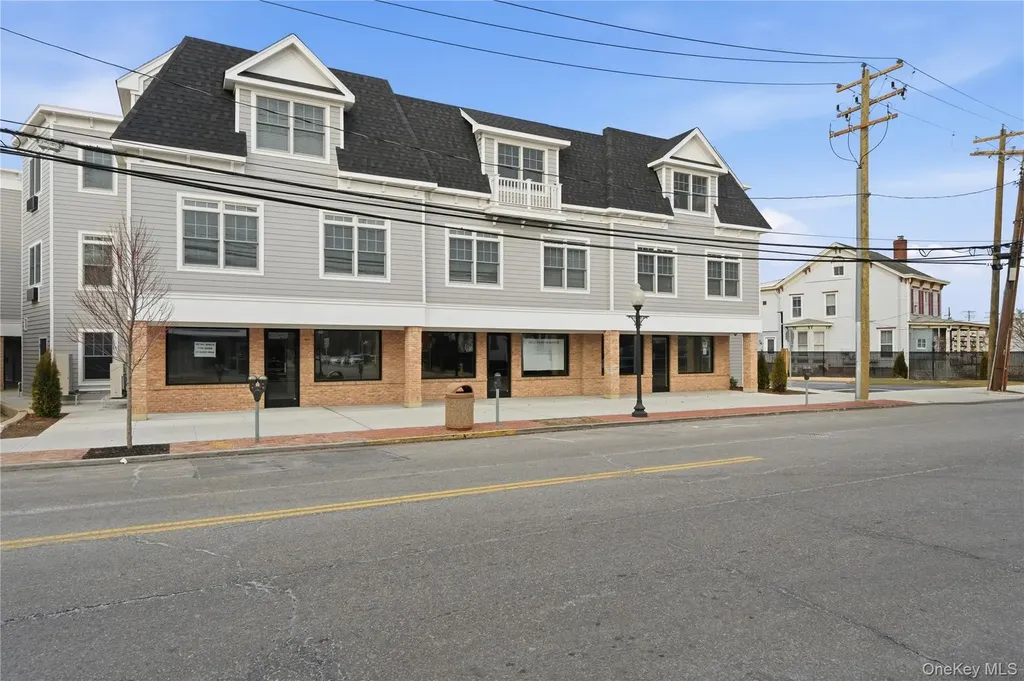 180 Deer Park Avenue Babylon NY 11702
