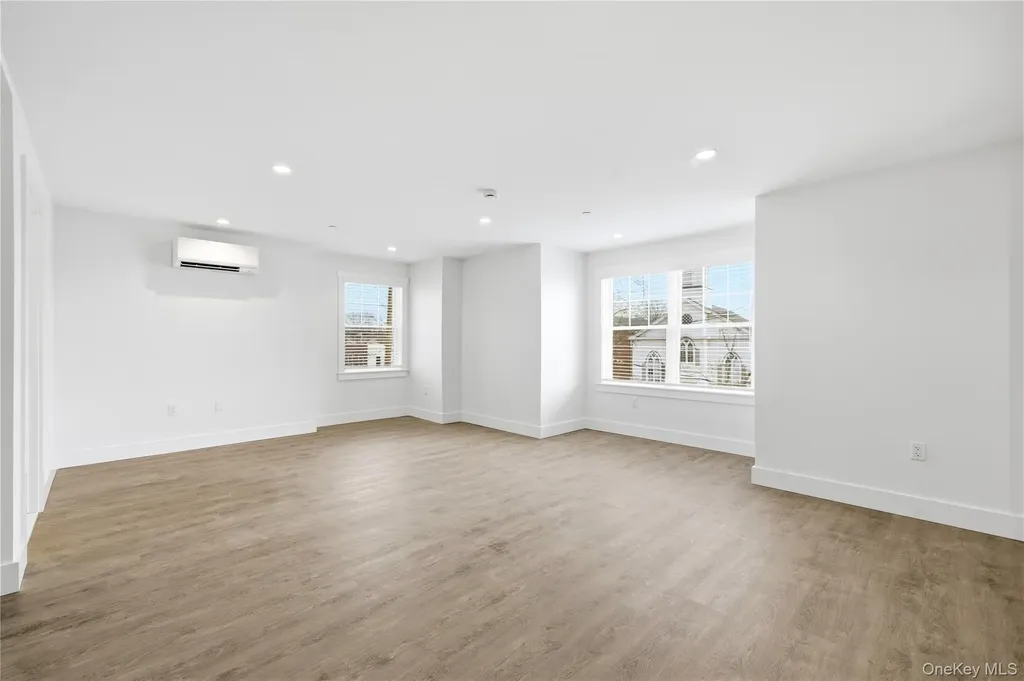 180 Deer Park Avenue Babylon NY 11702