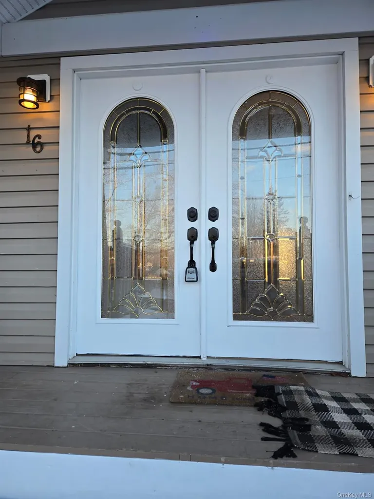 16 Babylon Drive Sound Beach NY 11789