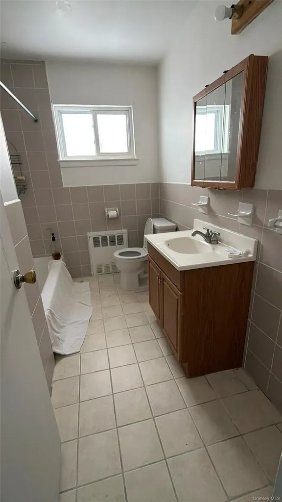 144 Roslyn Road Mineola NY 11501