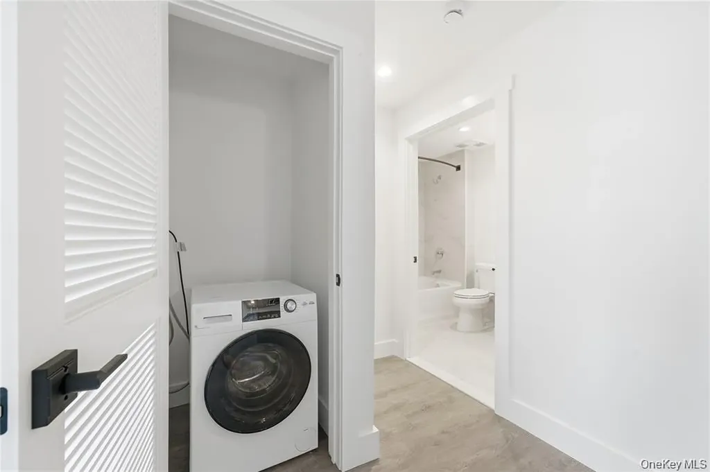 180 Deer Park Avenue Babylon NY 11702