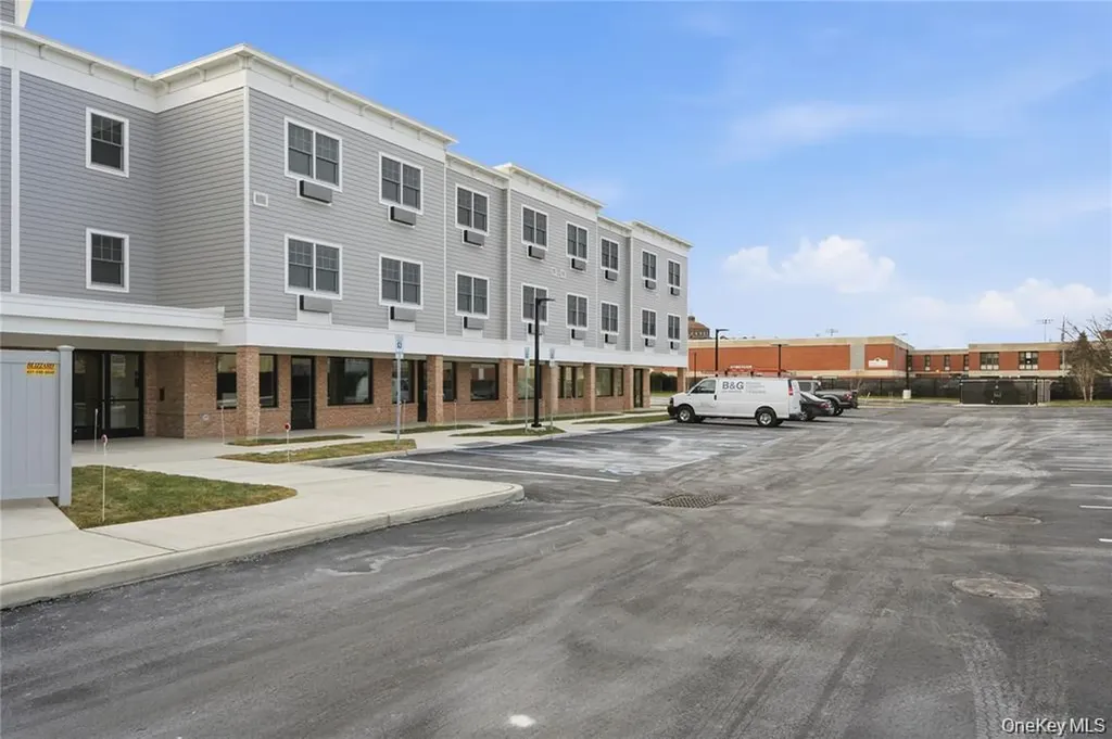180 Deer Park Avenue Babylon NY 11702
