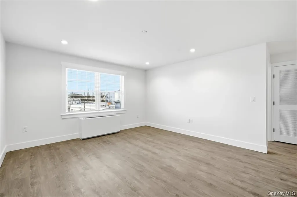 180 Deer Park Avenue Babylon NY 11702