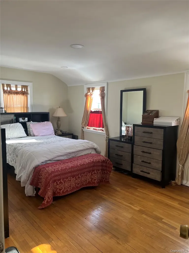 208 Emily Avenue Elmont NY 11003