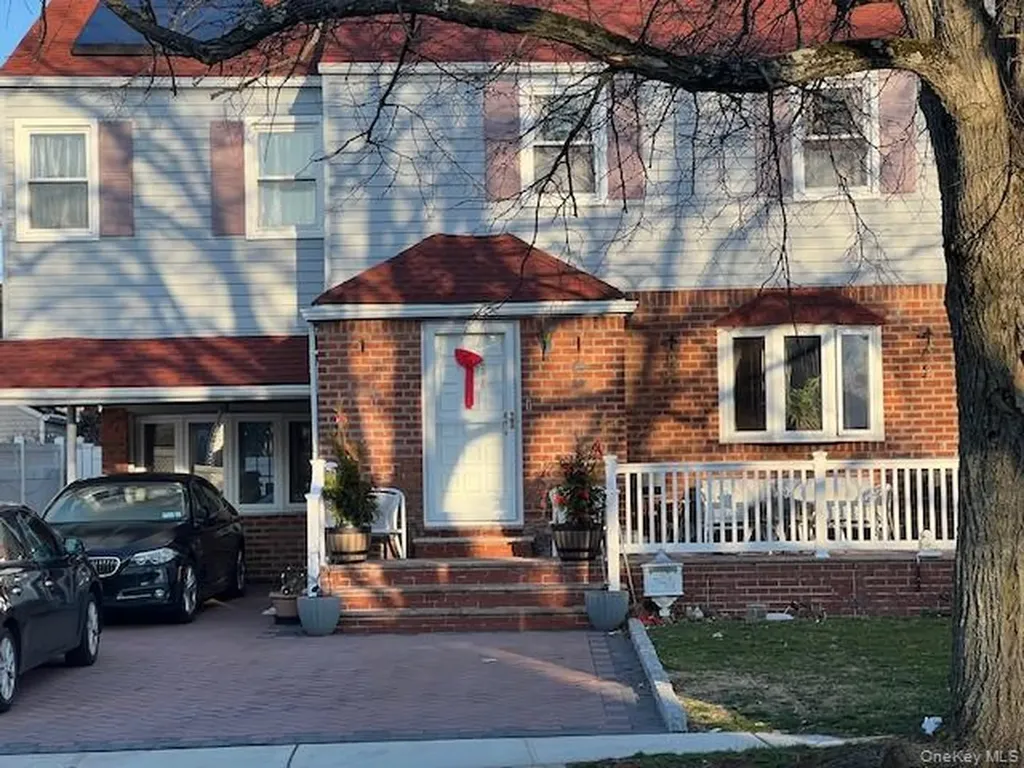 208 Emily Avenue Elmont NY 11003