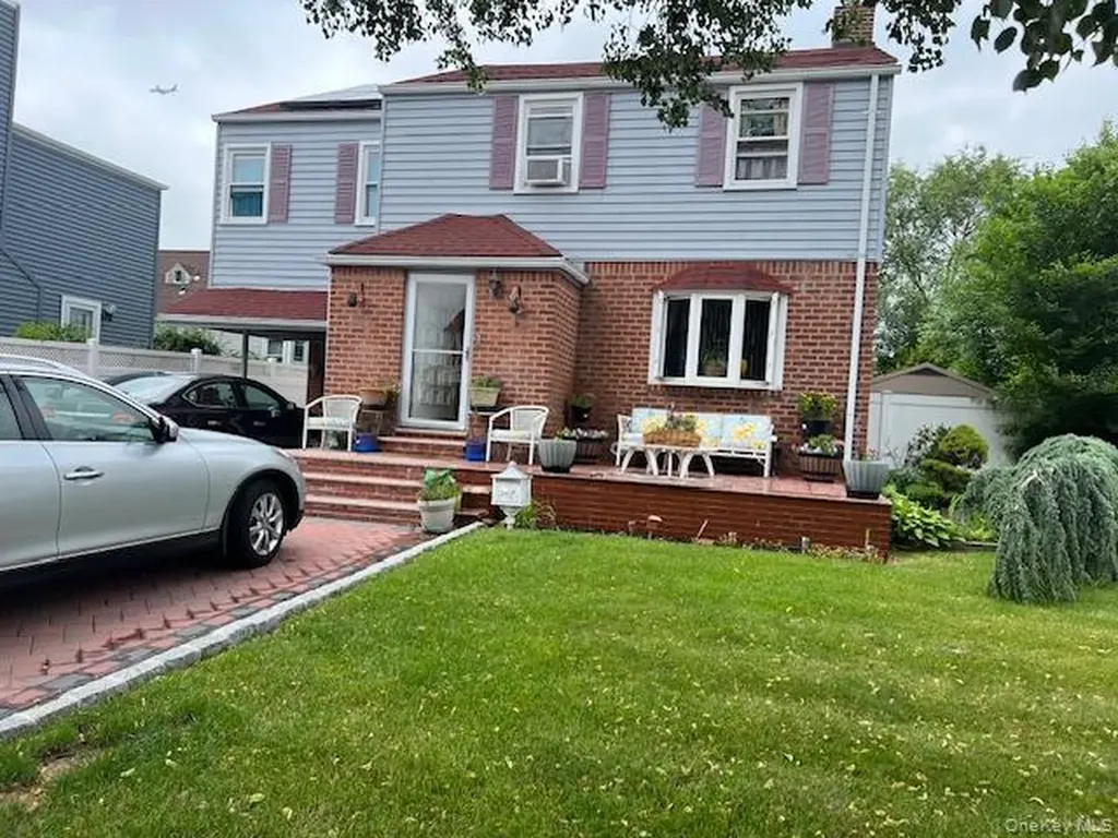 208 Emily Avenue Elmont NY 11003