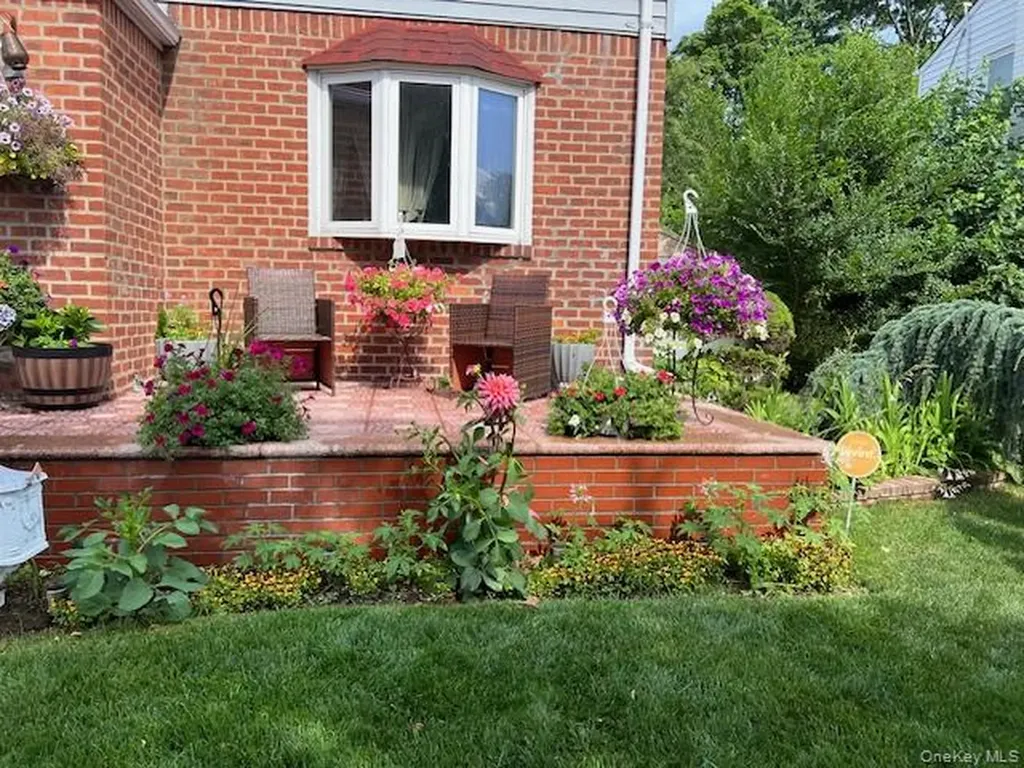 208 Emily Avenue Elmont NY 11003