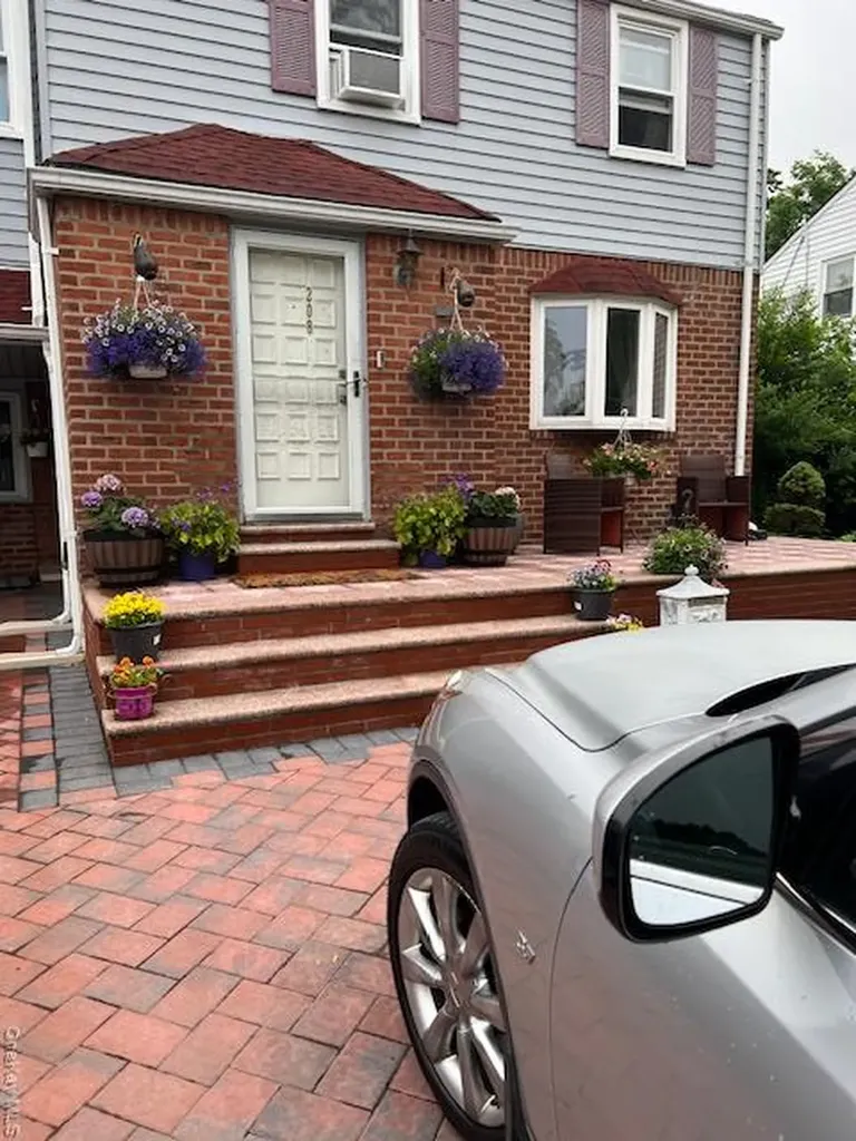208 Emily Avenue Elmont NY 11003