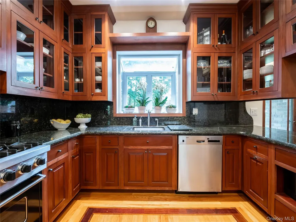 3 West Drive Manhasset NY 11030