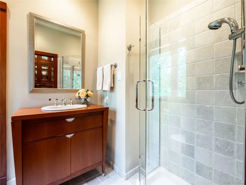 3 West Drive Manhasset NY 11030