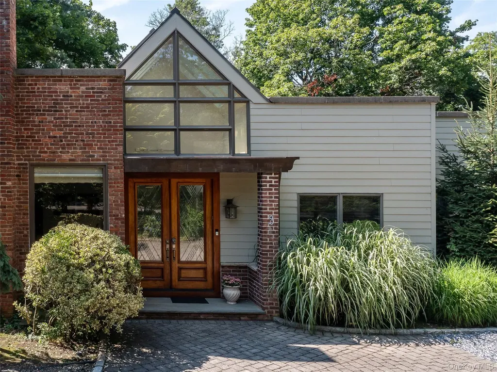 3 West Drive Manhasset NY 11030