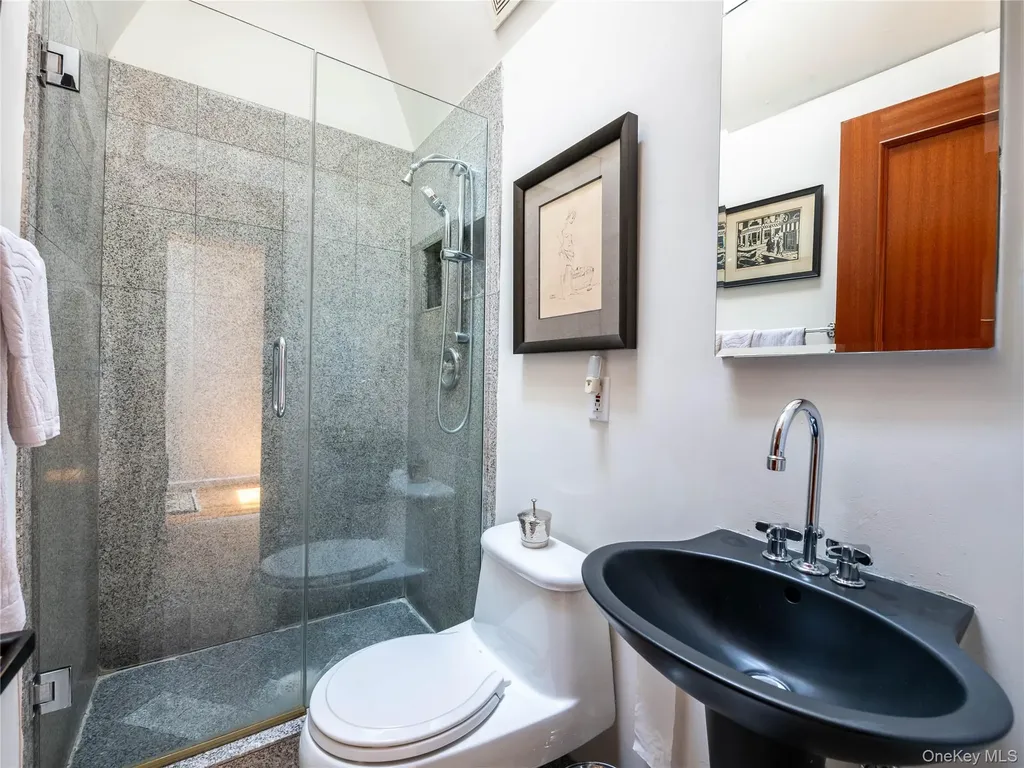 3 West Drive Manhasset NY 11030