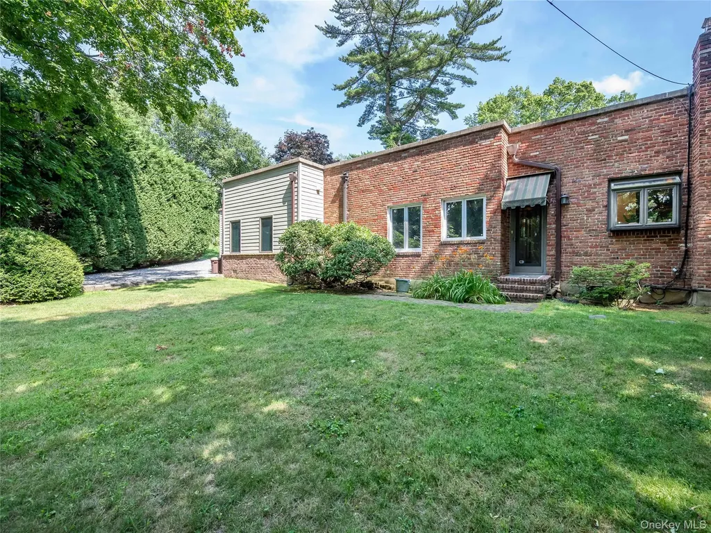 3 West Drive Manhasset NY 11030
