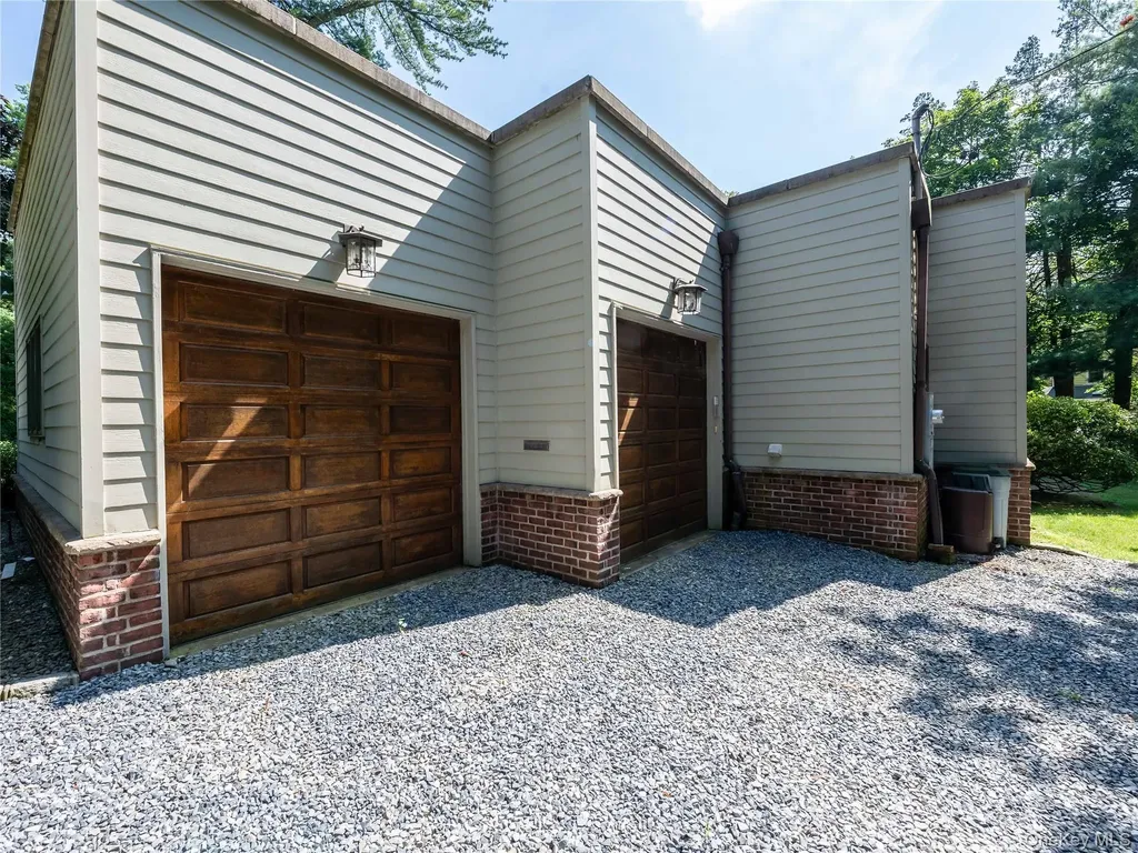 3 West Drive Manhasset NY 11030
