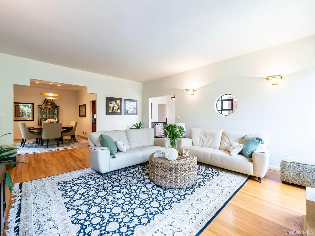 3 West Drive Manhasset NY 11030