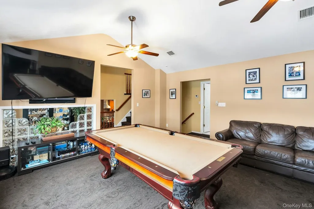 2043 Ripley Merrick NY 11566