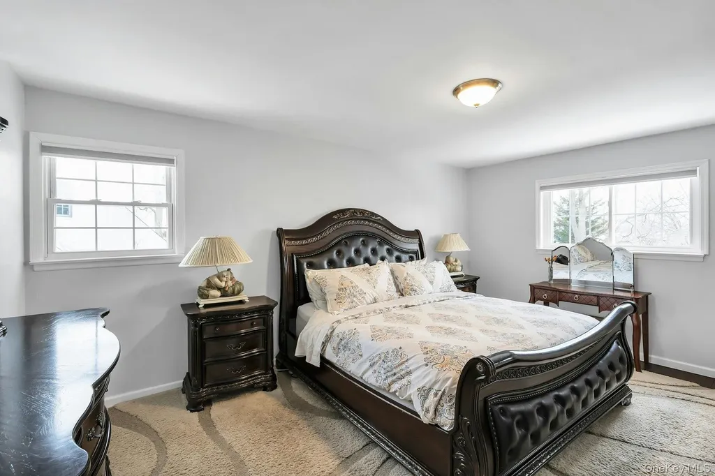 2043 Ripley Merrick NY 11566