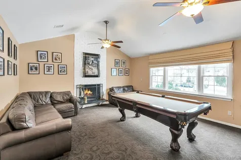 2043 Ripley Merrick NY 11566