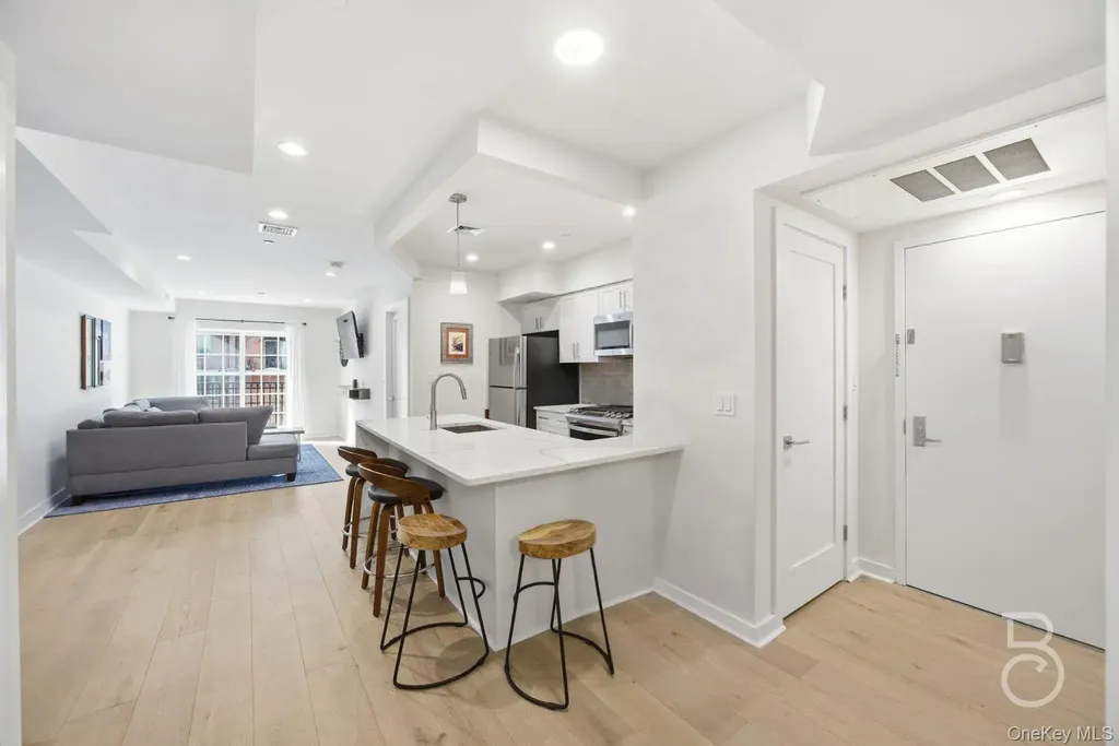 23-23 30th Road Astoria NY 11102