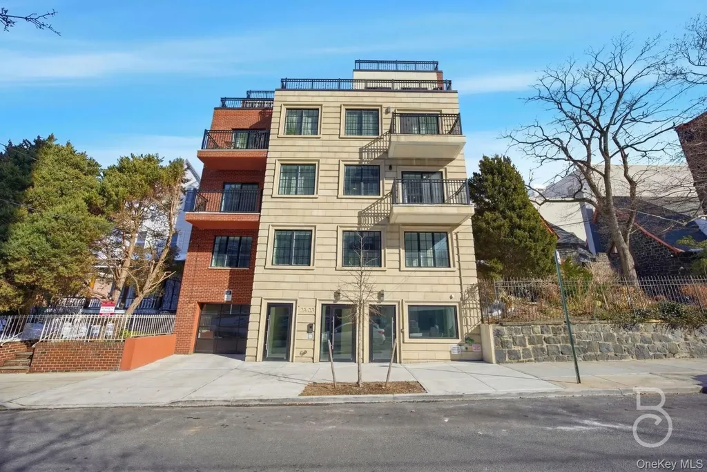 23-23 30th Road Astoria NY 11102