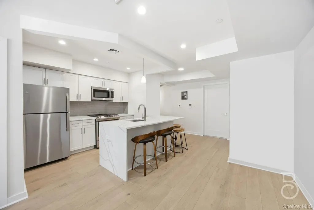 23-23 30th Road Astoria NY 11102