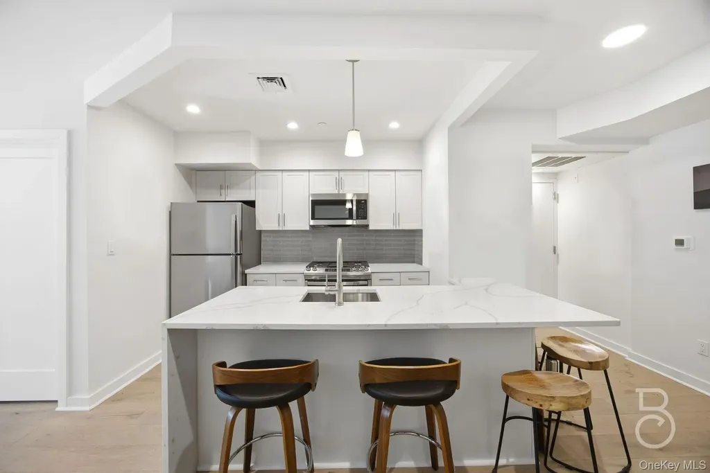 23-23 30th Road Astoria NY 11102