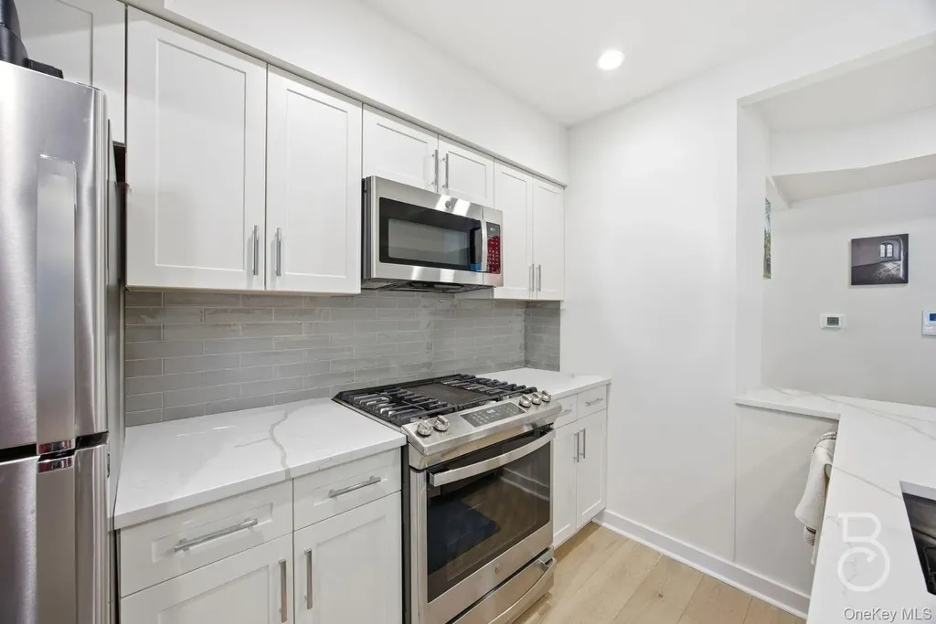 23-23 30th Road Astoria NY 11102