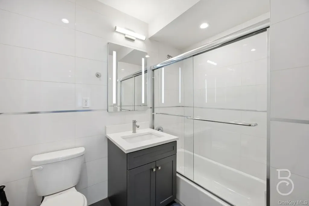 23-23 30th Road Astoria NY 11102