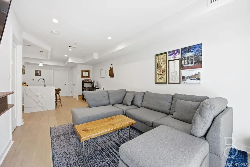 23-23 30th Road Astoria NY 11102