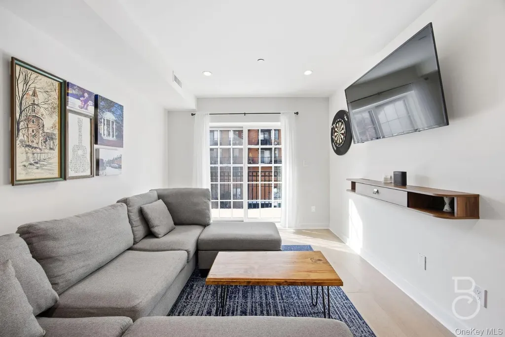23-23 30th Road Astoria NY 11102