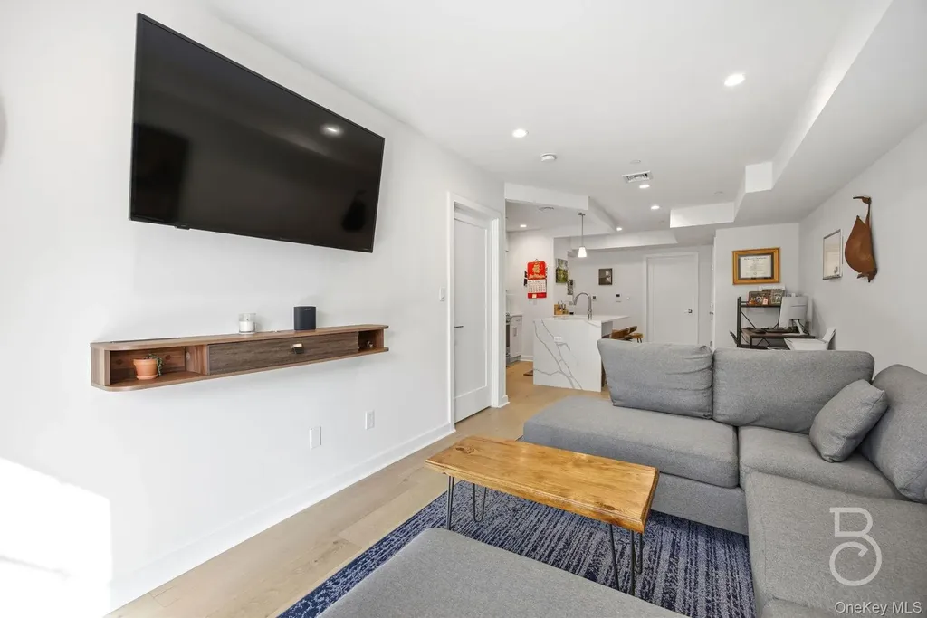 23-23 30th Road Astoria NY 11102