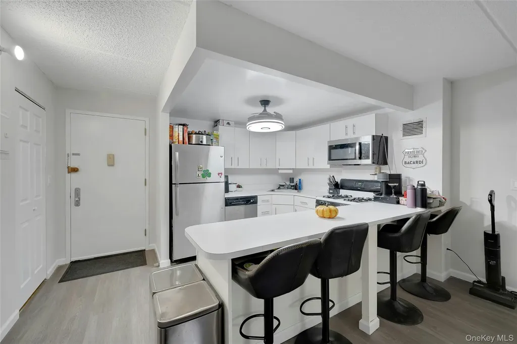 777 N Macquesten Fleetwood NY 10522