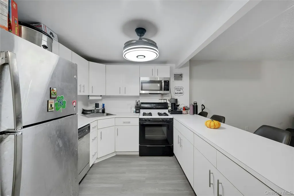 777 N Macquesten Fleetwood NY 10522