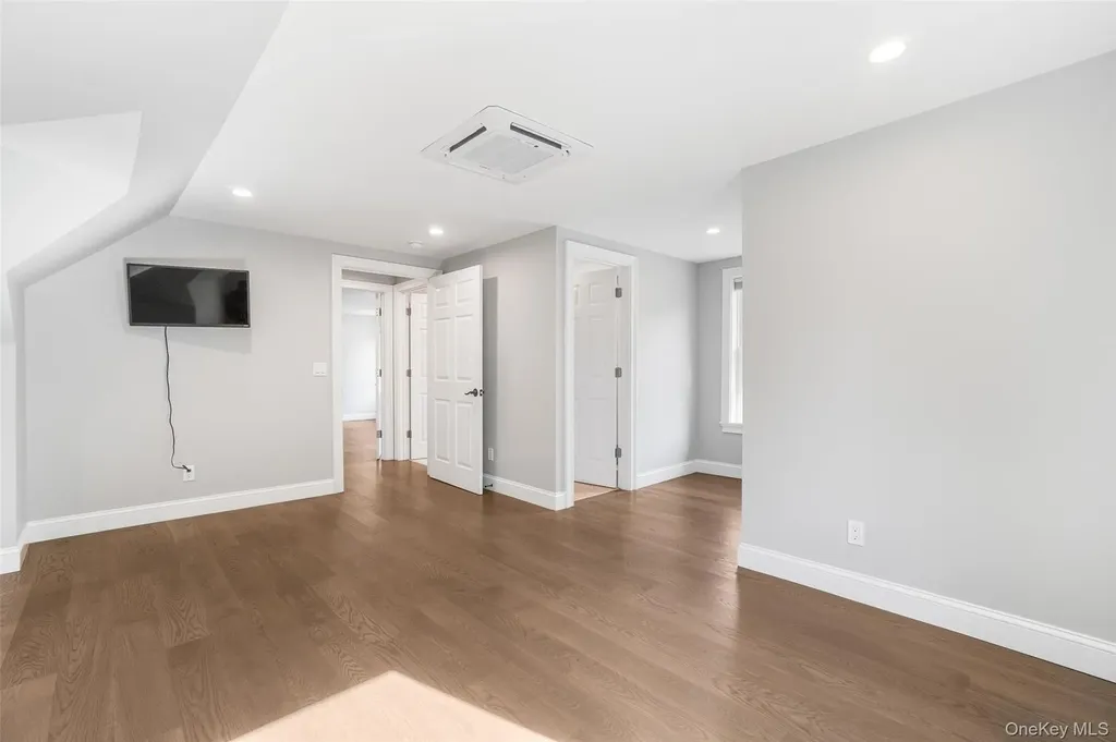 36 Hasbrouck Drive Poughkeepsie NY 12603