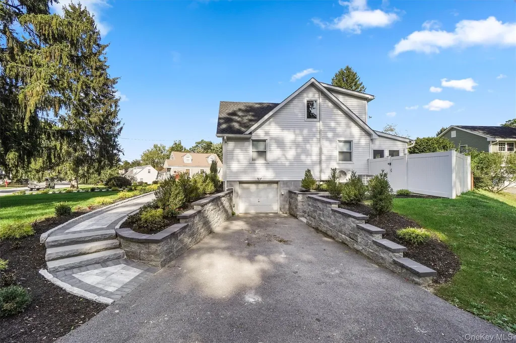 36 Hasbrouck Drive Poughkeepsie NY 12603