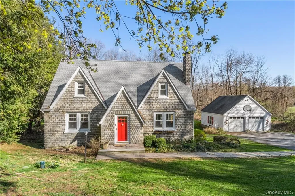 809 Farmers Mills Road Carmel NY 10512