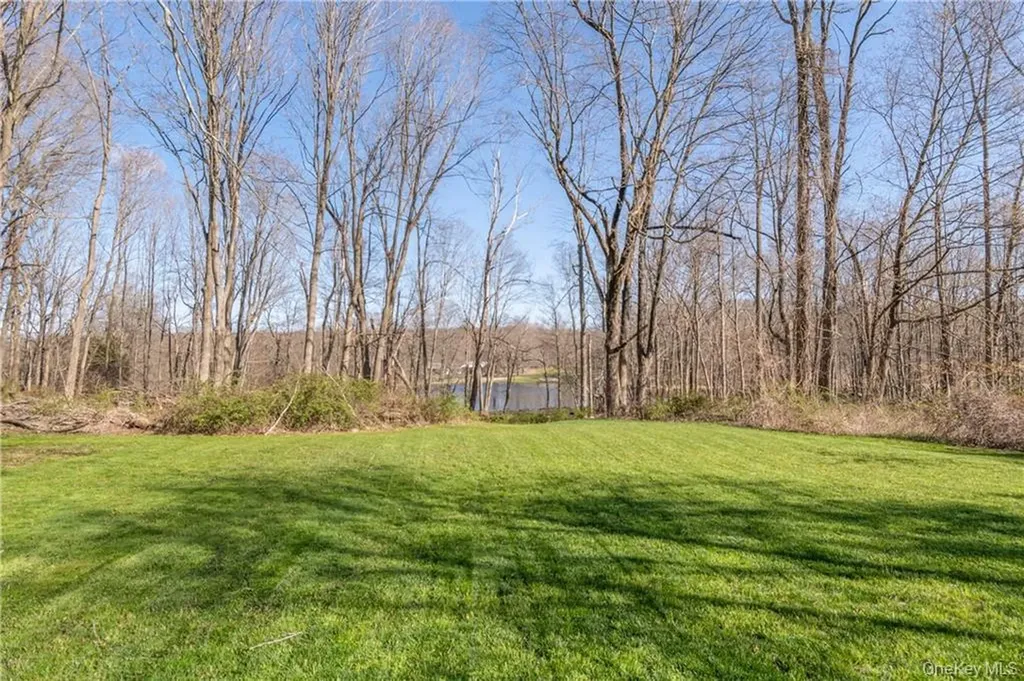 809 Farmers Mills Road Carmel NY 10512
