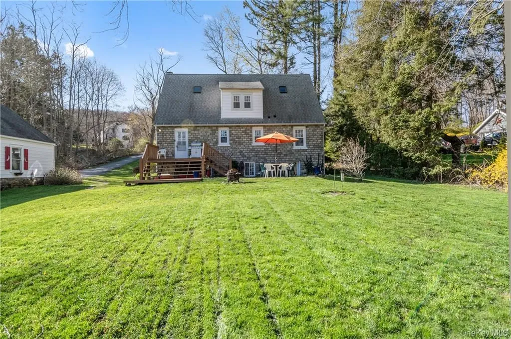 809 Farmers Mills Road Carmel NY 10512