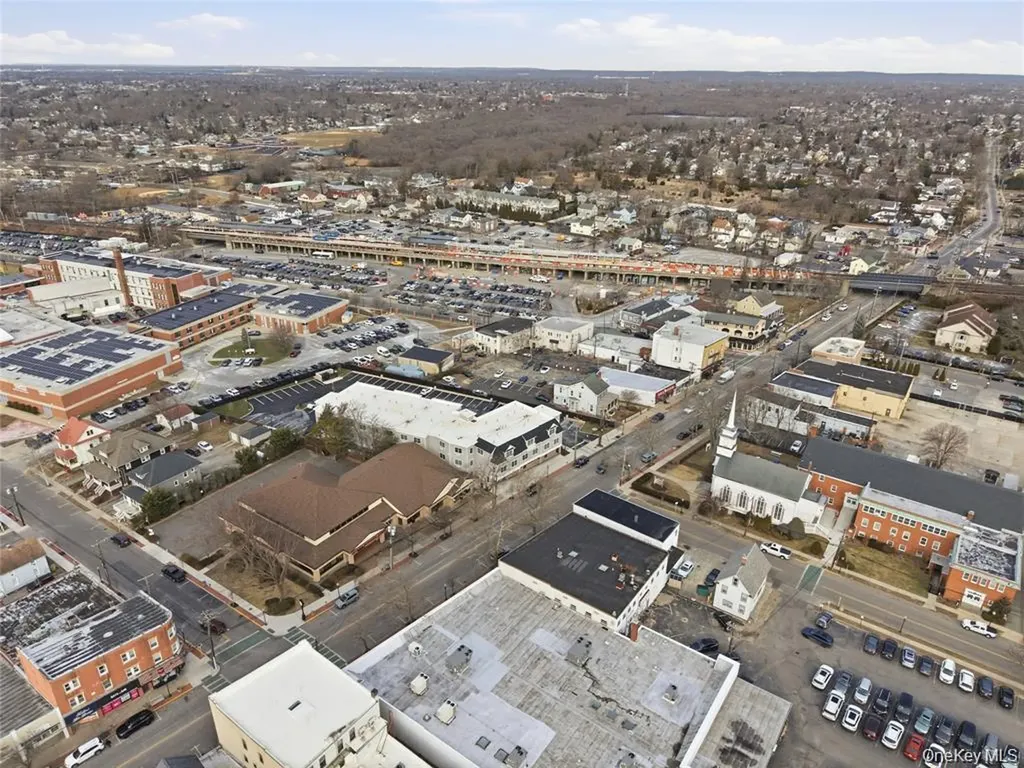 180 Deer Park Avenue Babylon NY 11702
