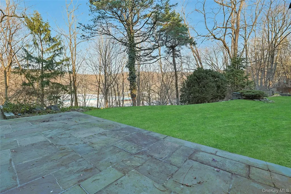 186 Rutledge Avenue Hawthorne NY 10532