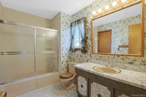 186 Rutledge Avenue Hawthorne NY 10532