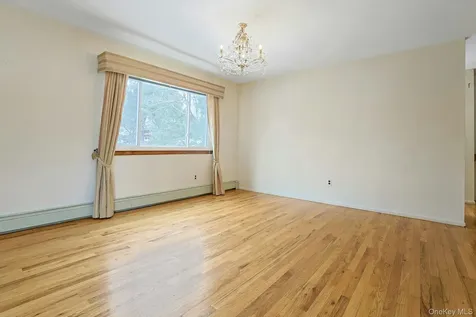 186 Rutledge Avenue Hawthorne NY 10532