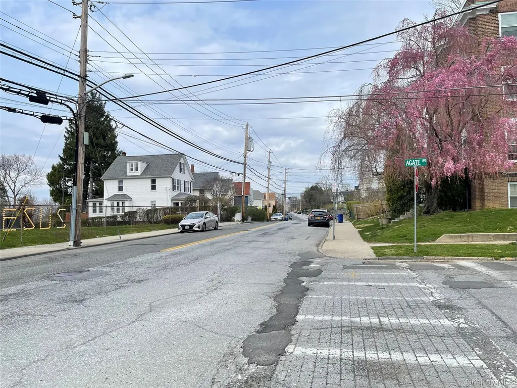 1 Agate Avenue Ossining NY 10562