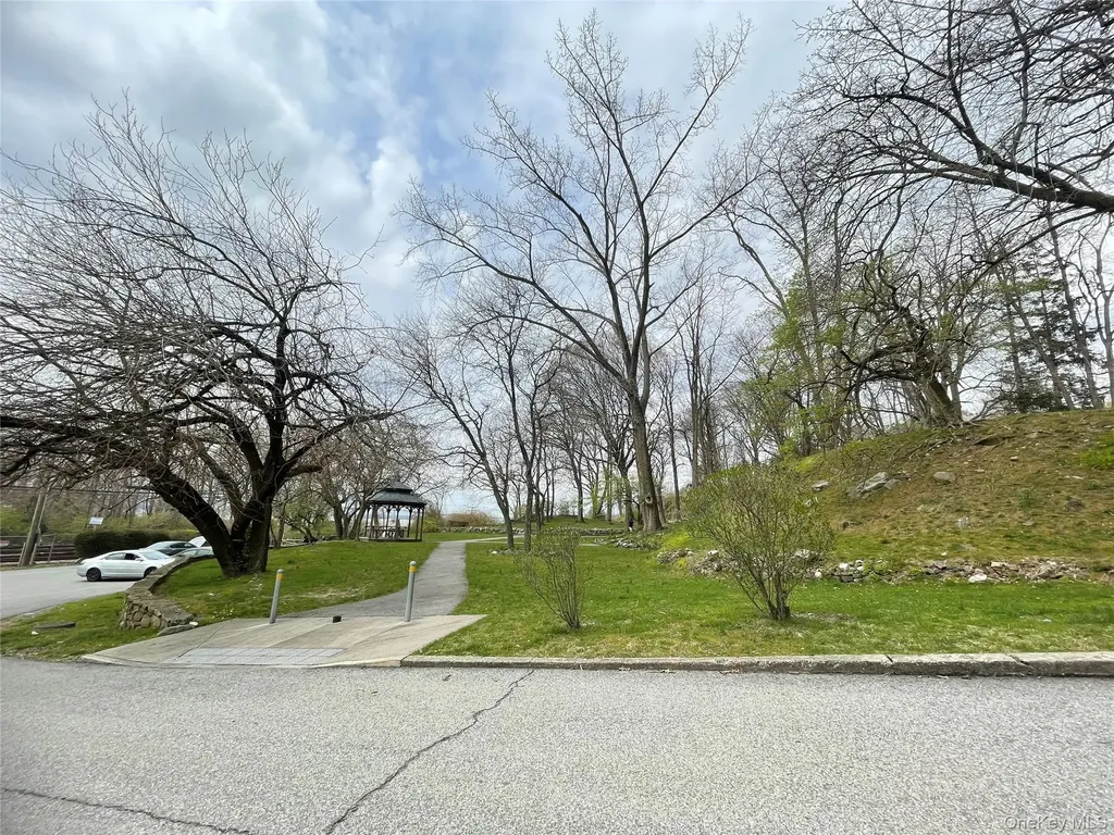 1 Agate Avenue Ossining NY 10562
