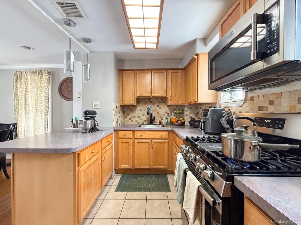 1 Agate Avenue Ossining NY 10562