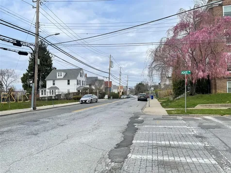 1 Agate Avenue Ossining NY 10562
