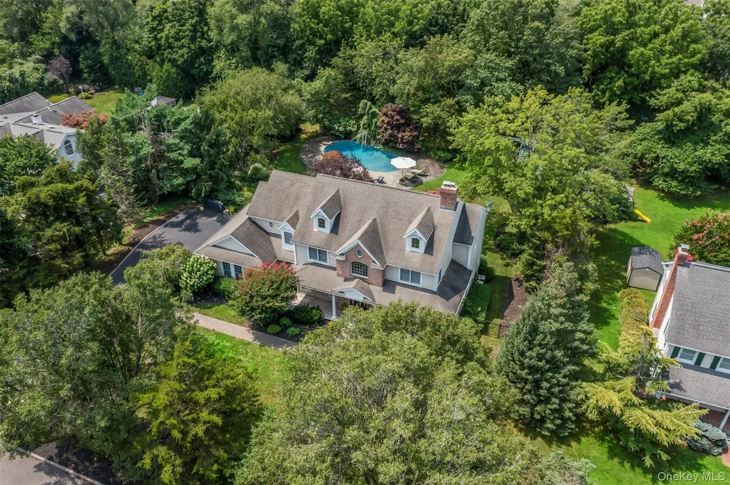 4 Daniel Way Setauket NY 11733